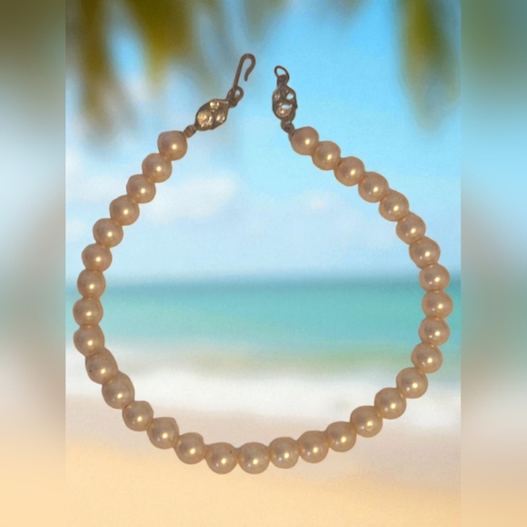 Elegant Cream Pearl Bracelet 12.25